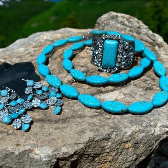Handmade Turquoise Stone 36” Necklace + Rhinestone Clamper + Earrings - Picture 9 of 9